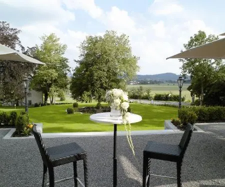 Hotel Schloss Neutrauchburg