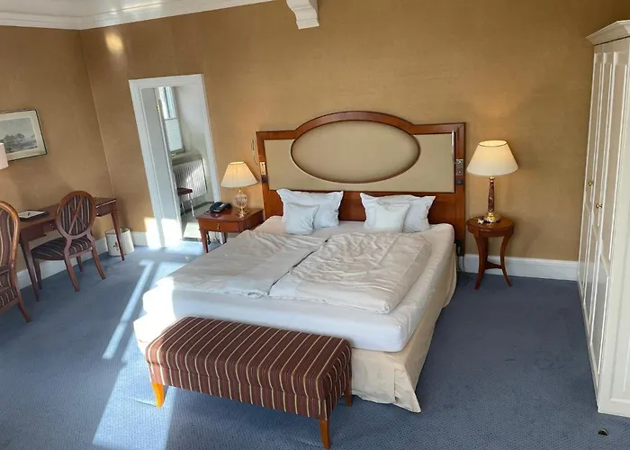 Отель Schloss Neutrauchburg